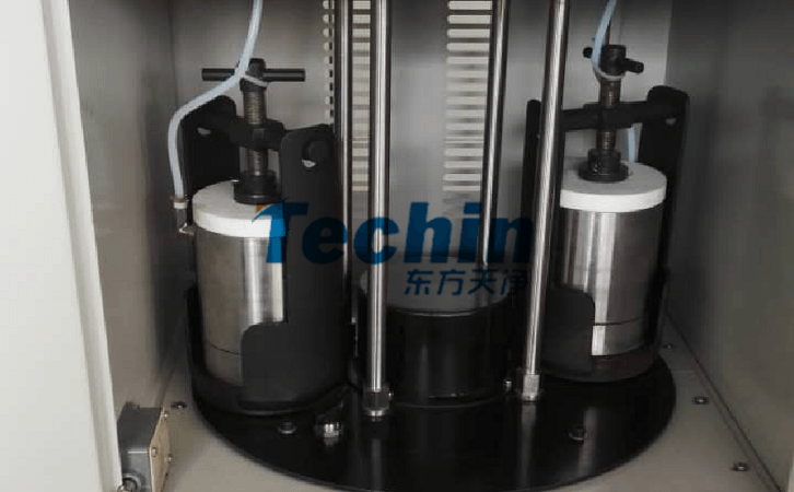 实验室香蕉视频黄色网站上的球磨罐